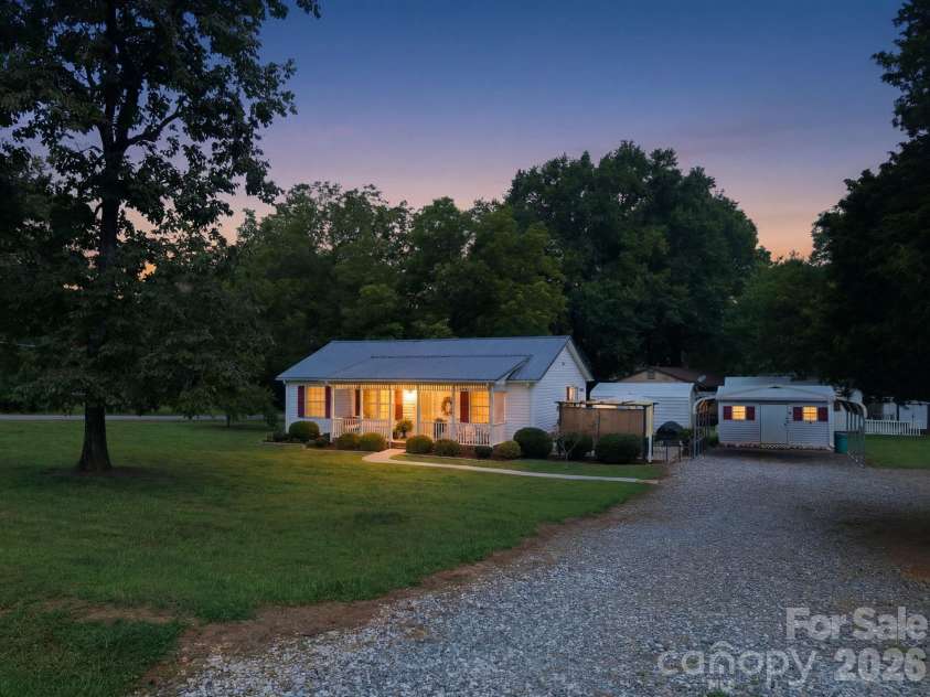 112 23rd Street, Newton, NC 28658.  MLS# CAR4400993, YatesRealty ID 36063. 