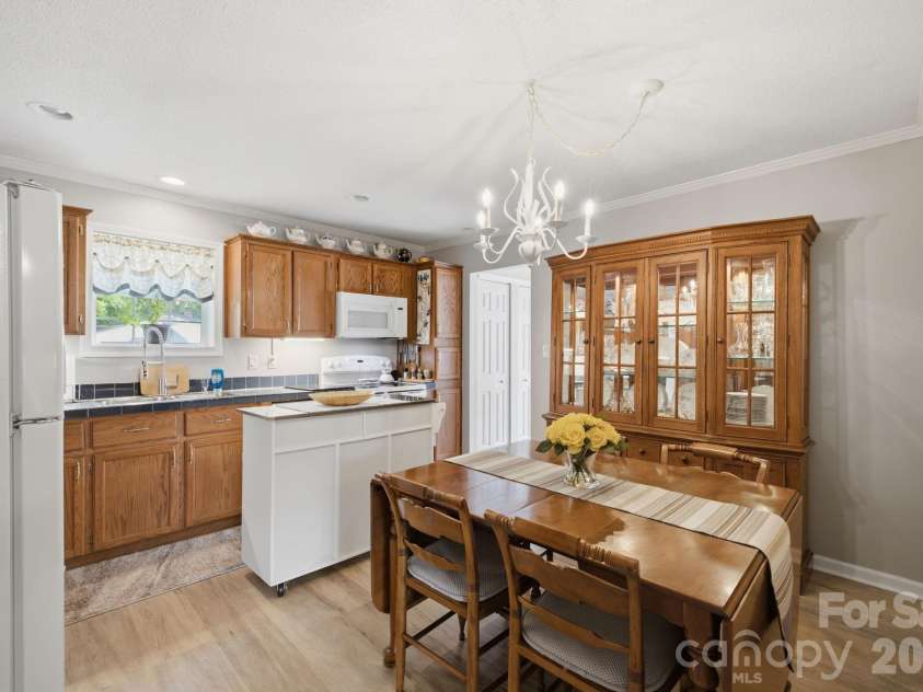 112 23rd Street, Newton, NC 28658.  MLS# CAR4400993, YatesRealty ID 36063. 
