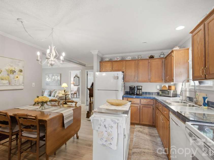 112 23rd Street, Newton, NC 28658.  MLS# CAR4400993, YatesRealty ID 36063. 