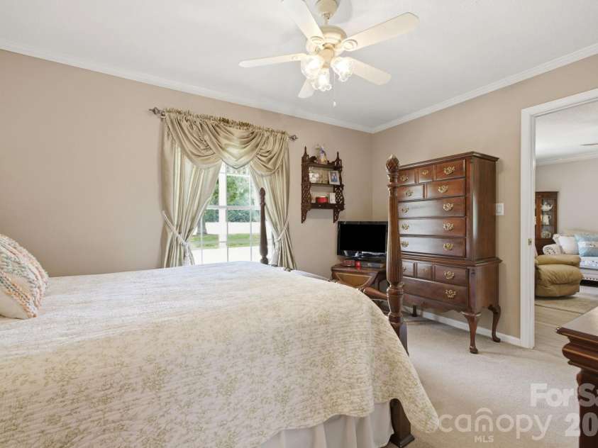 112 23rd Street, Newton, NC 28658.  MLS# CAR4400993, YatesRealty ID 36063. 