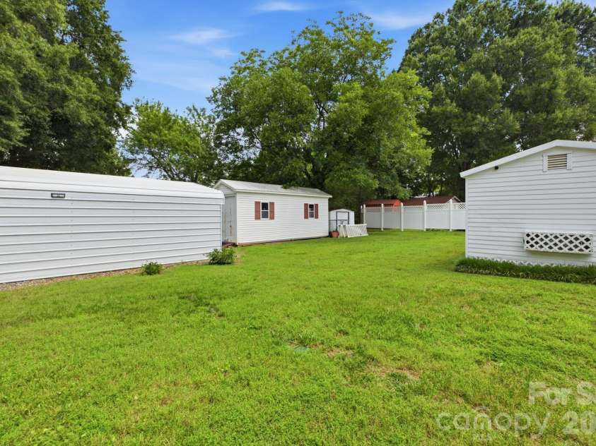 112 23rd Street, Newton, NC 28658.  MLS# CAR4400993, YatesRealty ID 36063. 