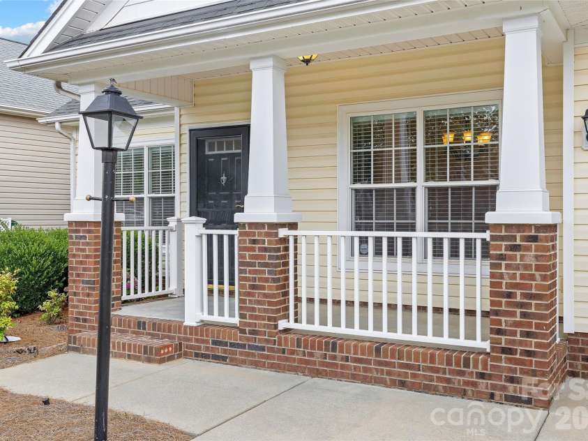 1017 Curry Way, Matthews, NC 28104.  MLS# CAR4402195, YatesRealty ID 36064. 