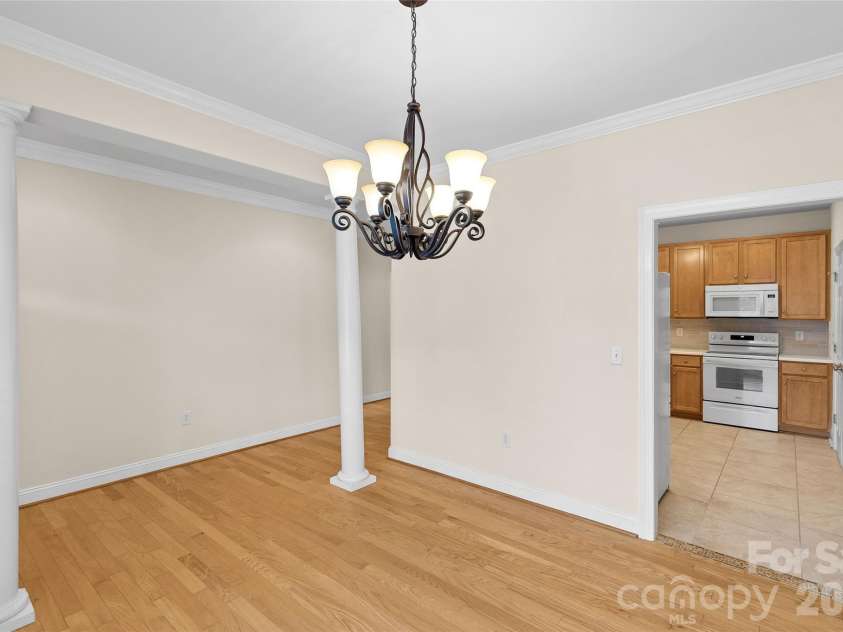 1017 Curry Way, Matthews, NC 28104.  MLS# CAR4402195, YatesRealty ID 36064. 