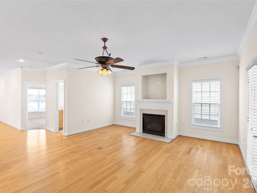 1017 Curry Way, Matthews, NC 28104.  MLS# CAR4402195, YatesRealty ID 36064. 