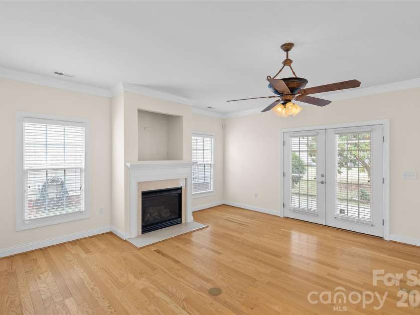 1017 Curry Way, Matthews, NC 28104.  MLS# CAR4402195, YatesRealty ID 36064. 
