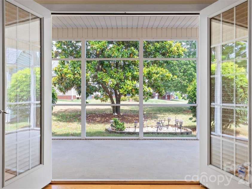1017 Curry Way, Matthews, NC 28104.  MLS# CAR4402195, YatesRealty ID 36064. 