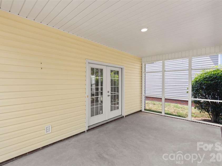 1017 Curry Way, Matthews, NC 28104.  MLS# CAR4402195, YatesRealty ID 36064. 