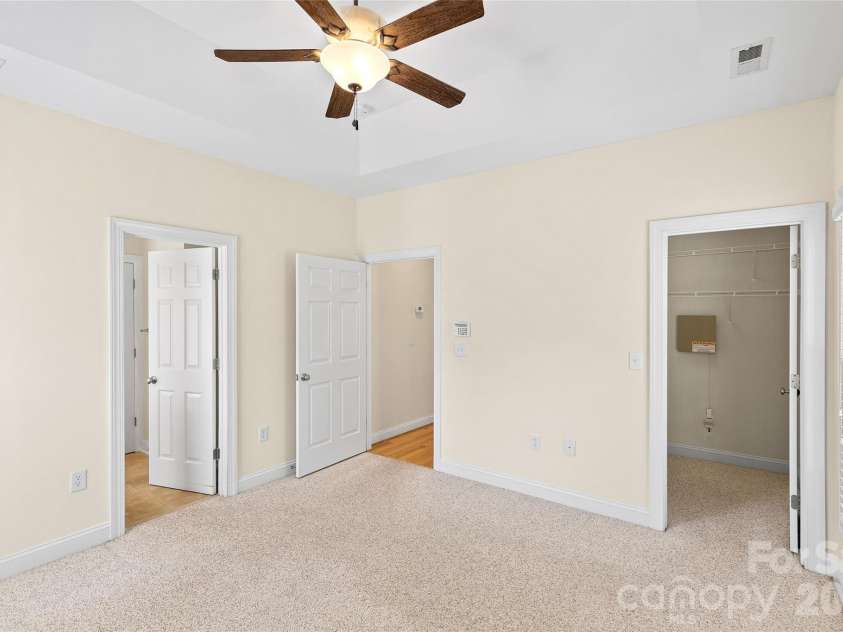 1017 Curry Way, Matthews, NC 28104.  MLS# CAR4402195, YatesRealty ID 36064. 