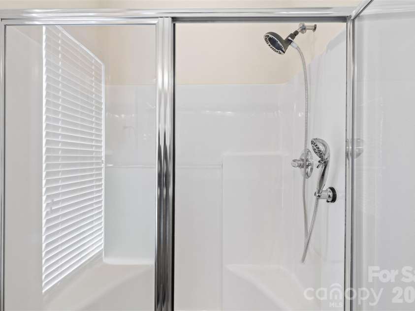 1017 Curry Way, Matthews, NC 28104.  MLS# CAR4402195, YatesRealty ID 36064. 