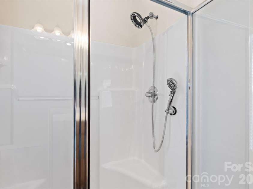 1017 Curry Way, Matthews, NC 28104.  MLS# CAR4402195, YatesRealty ID 36064. 
