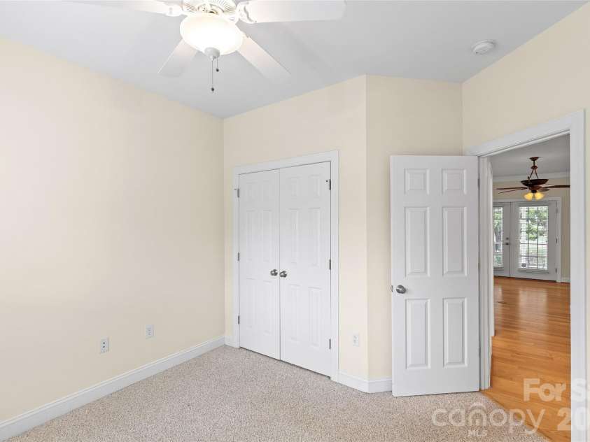 1017 Curry Way, Matthews, NC 28104.  MLS# CAR4402195, YatesRealty ID 36064. 