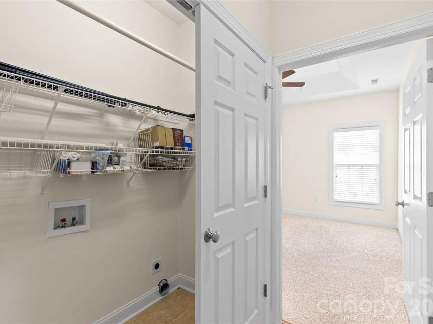 1017 Curry Way, Matthews, NC 28104.  MLS# CAR4402195, YatesRealty ID 36064. 