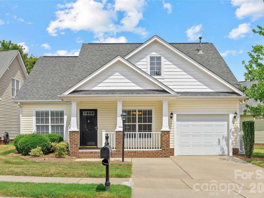 1017 Curry Way, Matthews, NC 28104.  MLS# CAR4402195, YatesRealty ID 36064. Welcome home!