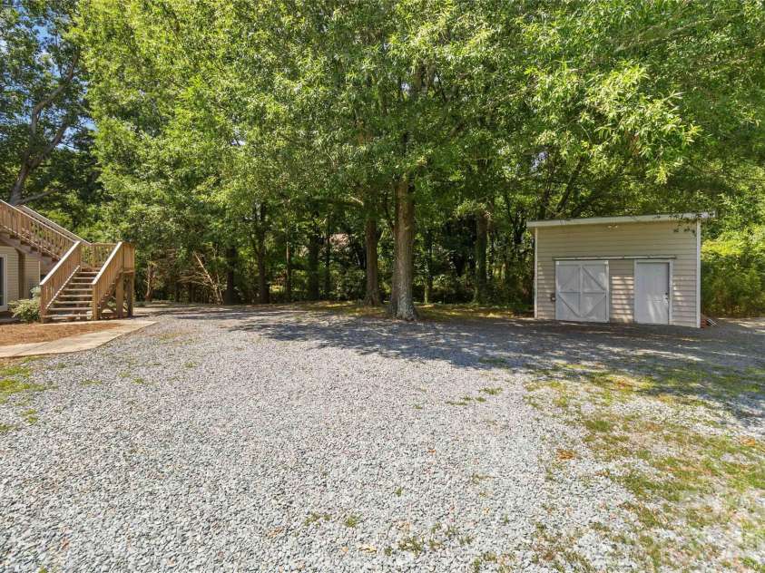 3005 Weddington Road, Monroe, NC 28110.  MLS# CAR4402031, YatesRealty ID 36067. 