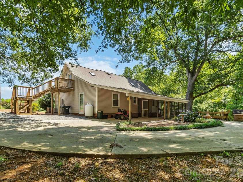 3005 Weddington Road, Monroe, NC 28110.  MLS# CAR4402031, YatesRealty ID 36067. 