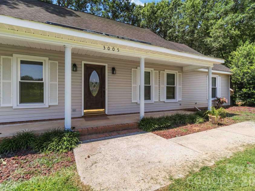 3005 Weddington Road, Monroe, NC 28110.  MLS# CAR4402031, YatesRealty ID 36067. Covered Front Porch