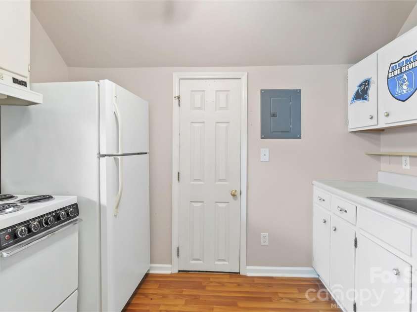 3005 Weddington Road, Monroe, NC 28110.  MLS# CAR4402031, YatesRealty ID 36067. Kitchen area