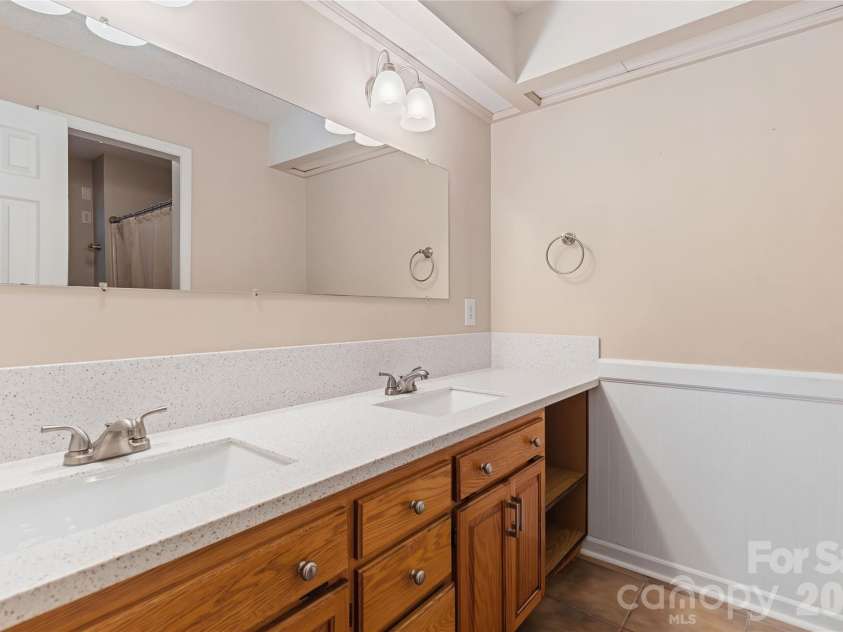 3005 Weddington Road, Monroe, NC 28110.  MLS# CAR4402031, YatesRealty ID 36067. Primary Bath