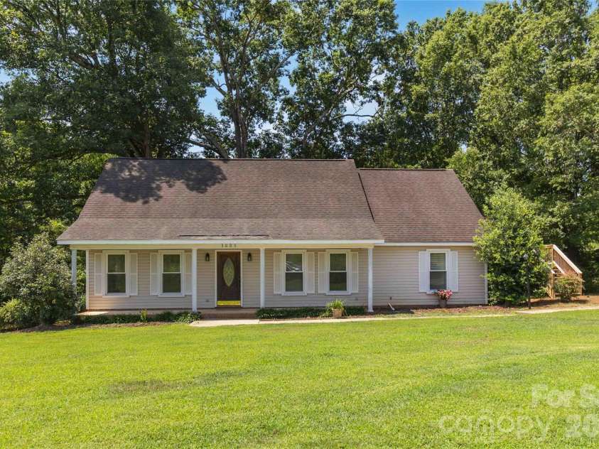 3005 Weddington Road, Monroe, NC 28110.  MLS# CAR4402031, YatesRealty ID 36067. Welcome Home to 3005 Weddington Road