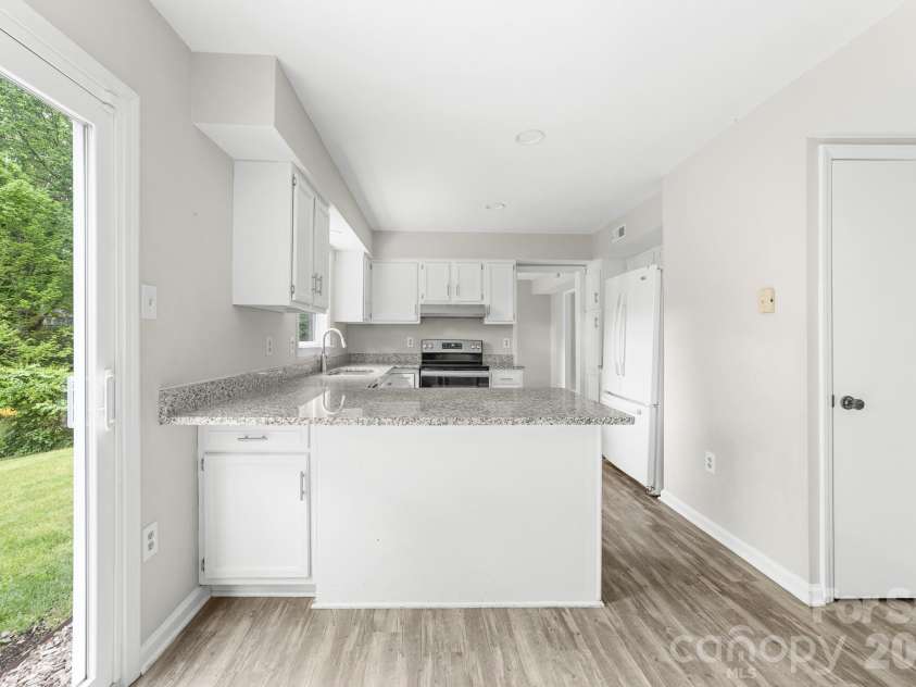 616 Silversmith Lane, Charlotte, NC 28270.  MLS# CAR4395156, YatesRealty ID 36068. 