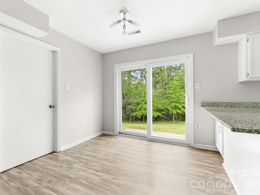 616 Silversmith Lane, Charlotte, NC 28270.  MLS# CAR4395156, YatesRealty ID 36068. 