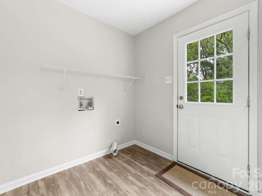 616 Silversmith Lane, Charlotte, NC 28270.  MLS# CAR4395156, YatesRealty ID 36068. 