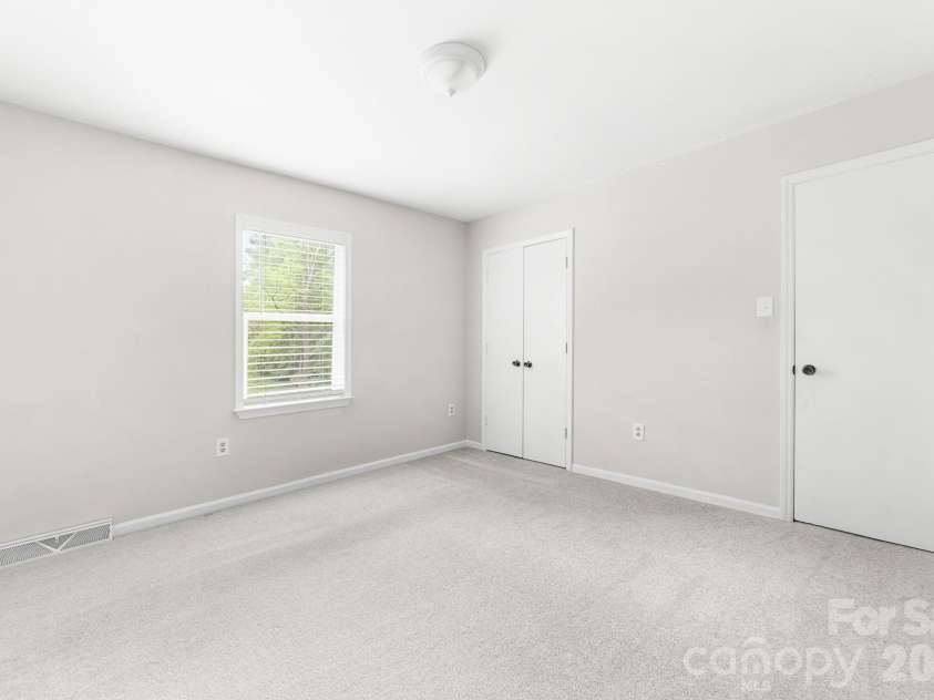 616 Silversmith Lane, Charlotte, NC 28270.  MLS# CAR4395156, YatesRealty ID 36068. 