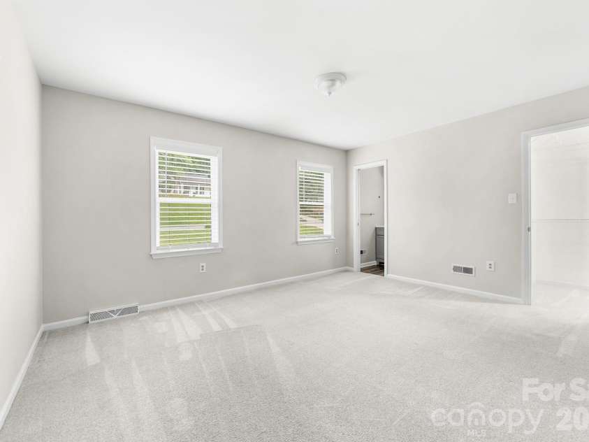 616 Silversmith Lane, Charlotte, NC 28270.  MLS# CAR4395156, YatesRealty ID 36068. 