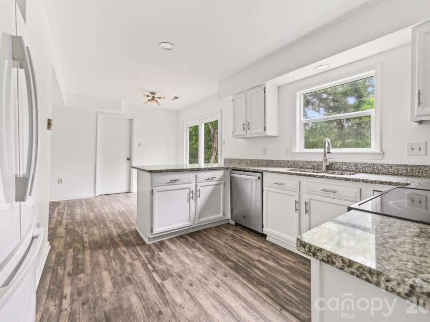 616 Silversmith Lane, Charlotte, NC 28270.  MLS# CAR4395156, YatesRealty ID 36068. 