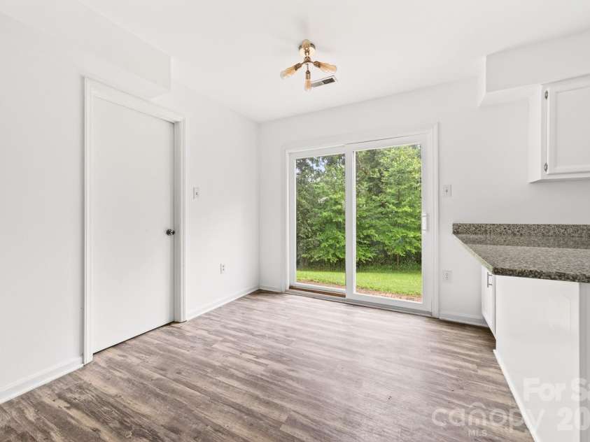616 Silversmith Lane, Charlotte, NC 28270.  MLS# CAR4395156, YatesRealty ID 36068. 