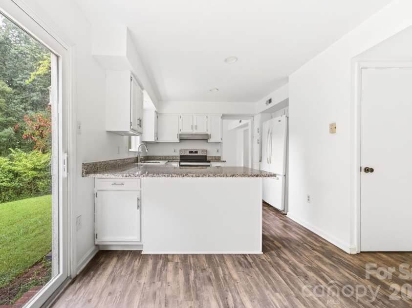 616 Silversmith Lane, Charlotte, NC 28270.  MLS# CAR4395156, YatesRealty ID 36068. 