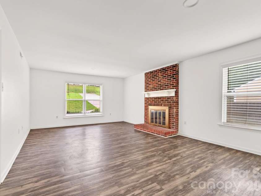 616 Silversmith Lane, Charlotte, NC 28270.  MLS# CAR4395156, YatesRealty ID 36068. 