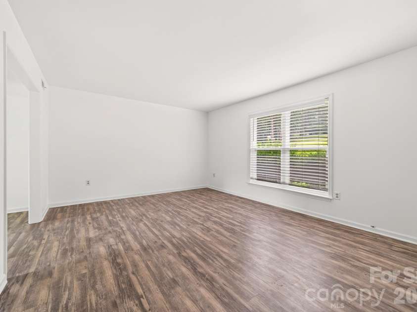 616 Silversmith Lane, Charlotte, NC 28270.  MLS# CAR4395156, YatesRealty ID 36068. 