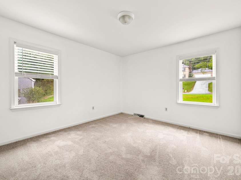 616 Silversmith Lane, Charlotte, NC 28270.  MLS# CAR4395156, YatesRealty ID 36068. 