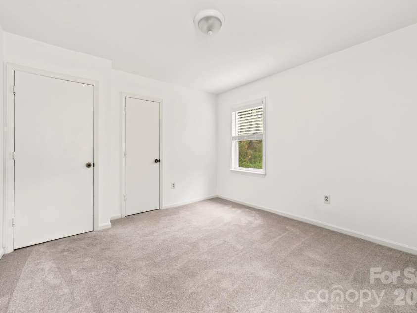 616 Silversmith Lane, Charlotte, NC 28270.  MLS# CAR4395156, YatesRealty ID 36068. 
