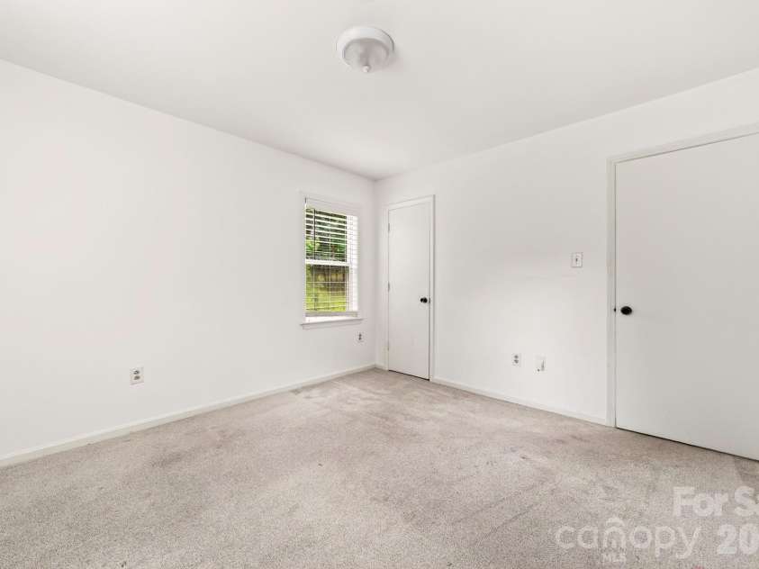 616 Silversmith Lane, Charlotte, NC 28270.  MLS# CAR4395156, YatesRealty ID 36068. 