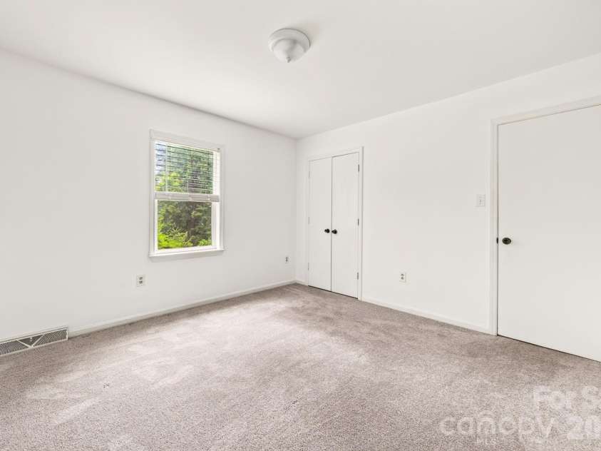 616 Silversmith Lane, Charlotte, NC 28270.  MLS# CAR4395156, YatesRealty ID 36068. 