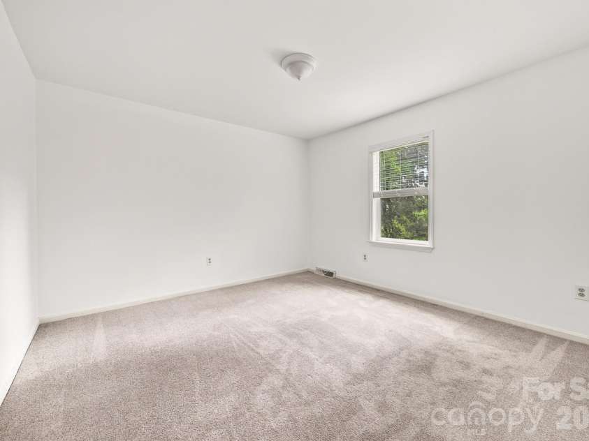 616 Silversmith Lane, Charlotte, NC 28270.  MLS# CAR4395156, YatesRealty ID 36068. 
