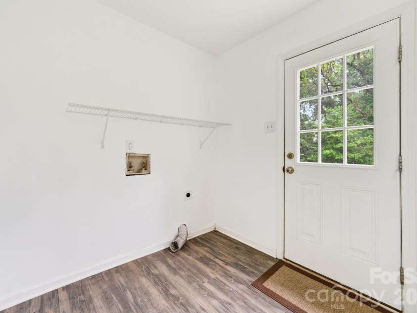 616 Silversmith Lane, Charlotte, NC 28270.  MLS# CAR4395156, YatesRealty ID 36068. 