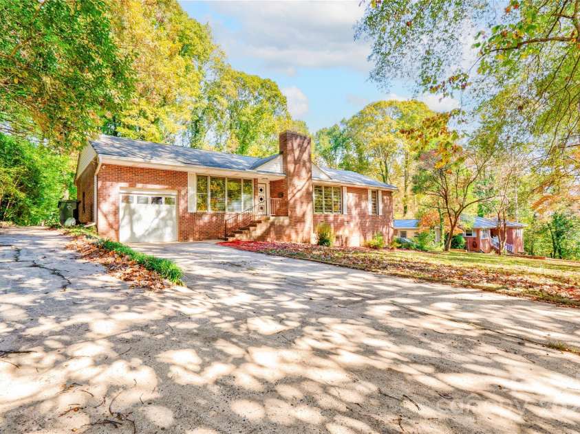 711 Groves Street, Kings Mountain, NC 28086.  MLS# CAR4318123, YatesRealty ID 3607. 