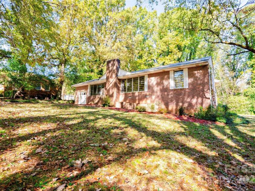 711 Groves Street, Kings Mountain, NC 28086.  MLS# CAR4318123, YatesRealty ID 3607. 