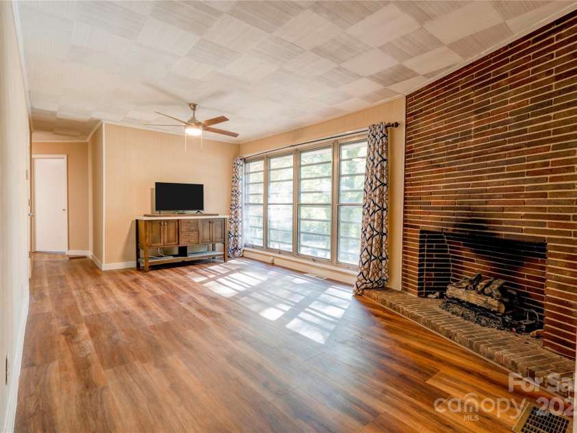 711 Groves Street, Kings Mountain, NC 28086.  MLS# CAR4318123, YatesRealty ID 3607. 