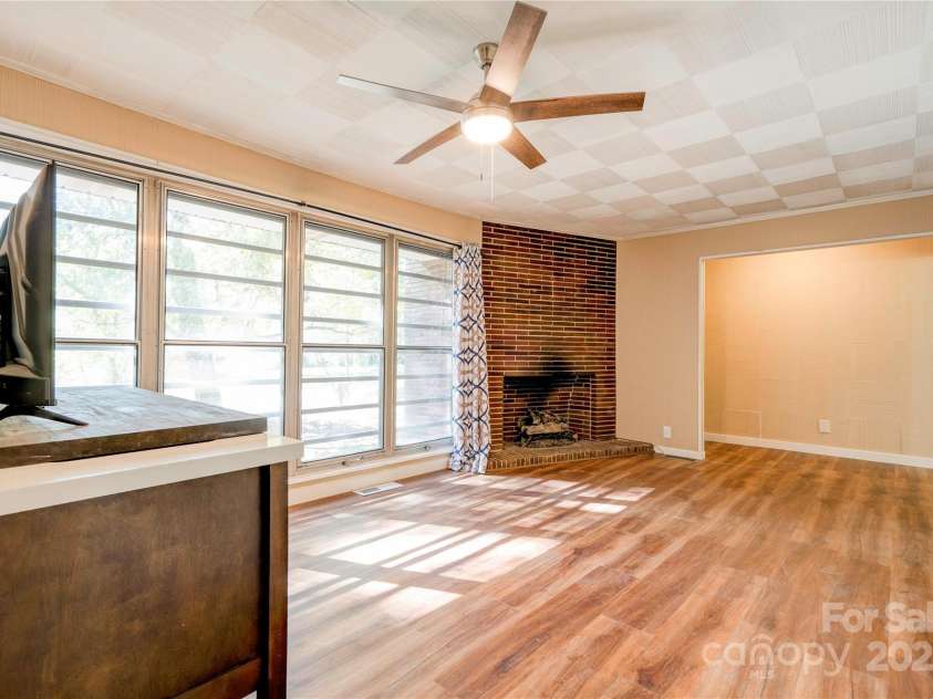 711 Groves Street, Kings Mountain, NC 28086.  MLS# CAR4318123, YatesRealty ID 3607. 