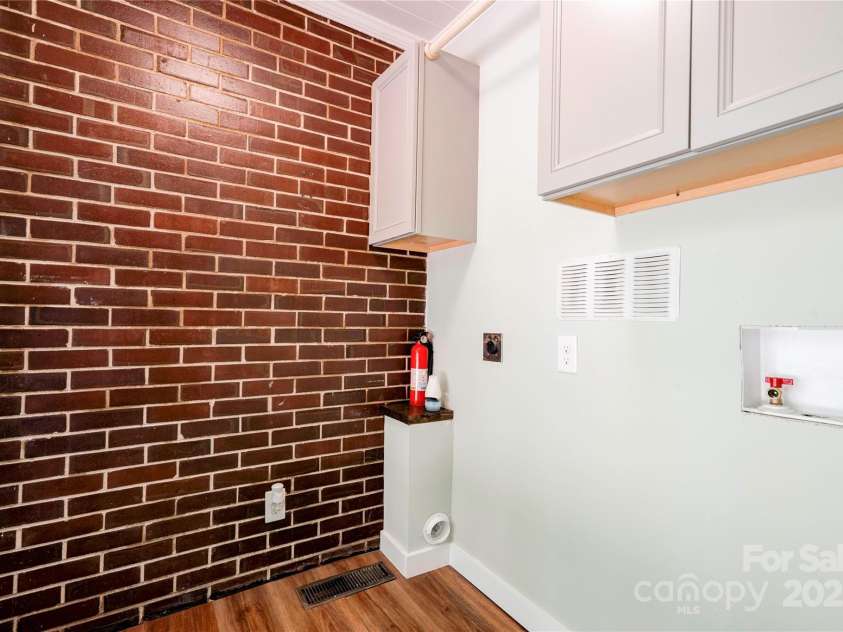 711 Groves Street, Kings Mountain, NC 28086.  MLS# CAR4318123, YatesRealty ID 3607. 