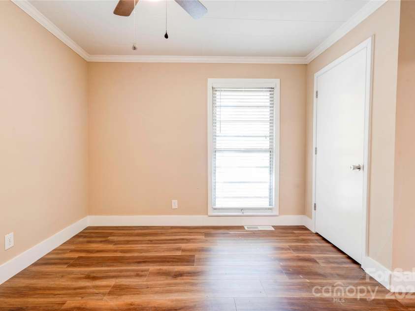 711 Groves Street, Kings Mountain, NC 28086.  MLS# CAR4318123, YatesRealty ID 3607. 