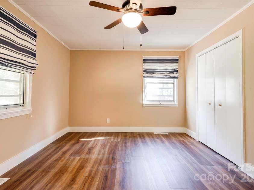 711 Groves Street, Kings Mountain, NC 28086.  MLS# CAR4318123, YatesRealty ID 3607. 