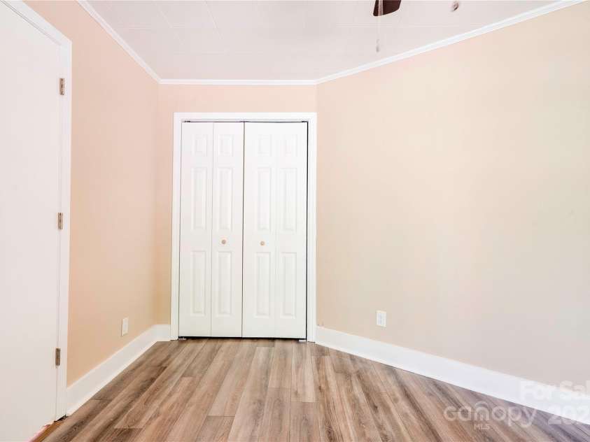 711 Groves Street, Kings Mountain, NC 28086.  MLS# CAR4318123, YatesRealty ID 3607. 