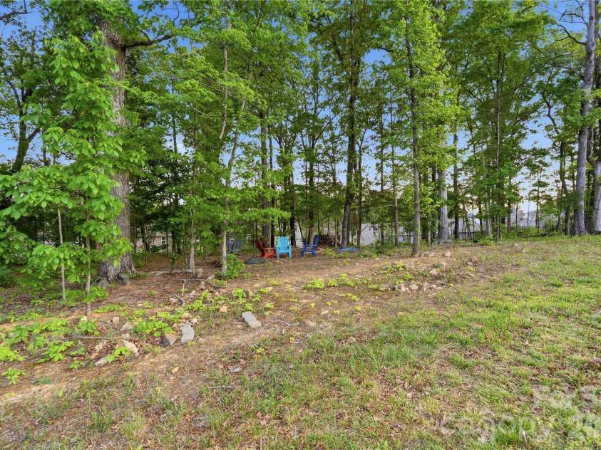 10158 Paper Birch Drive, Charlotte, NC 28215.  MLS# CAR4373913, YatesRealty ID 36070. Backyard