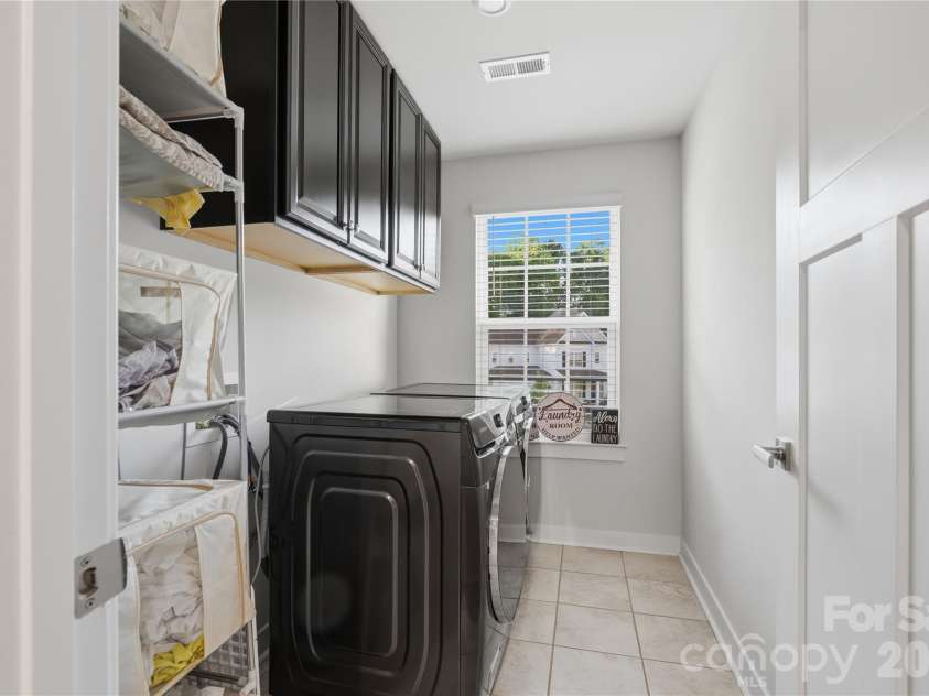 10158 Paper Birch Drive, Charlotte, NC 28215.  MLS# CAR4373913, YatesRealty ID 36070. Laundry