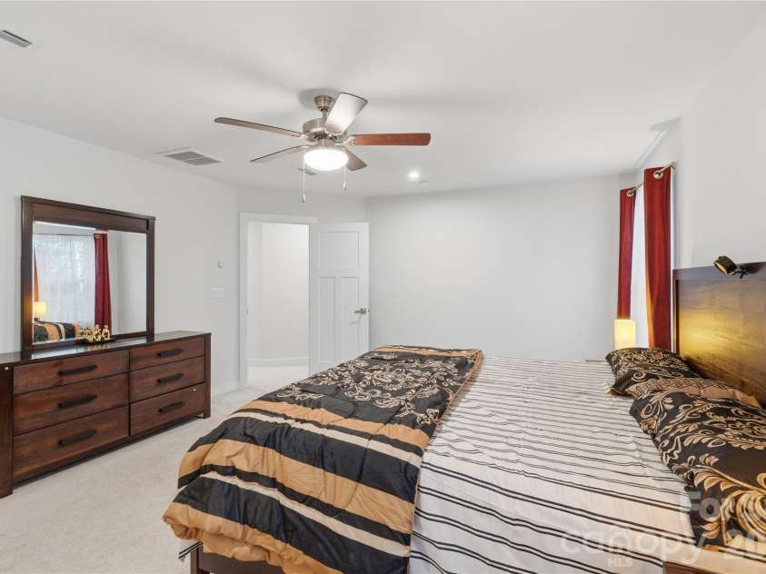 10158 Paper Birch Drive, Charlotte, NC 28215.  MLS# CAR4373913, YatesRealty ID 36070. Master Bedroom